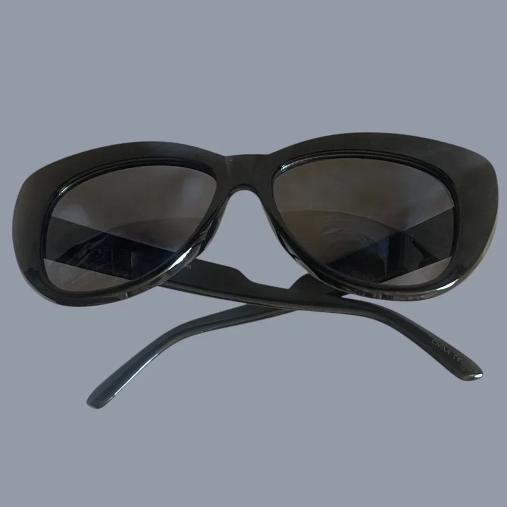Cat Eye Stunning Thick Rim Winged Sunglasses UV400 Protection Fashion Shades